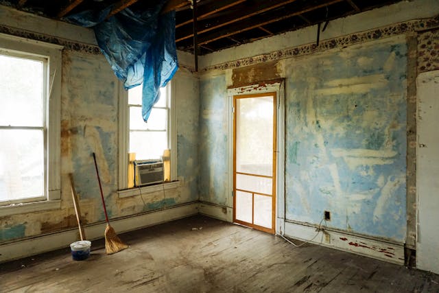 An abandoned house.